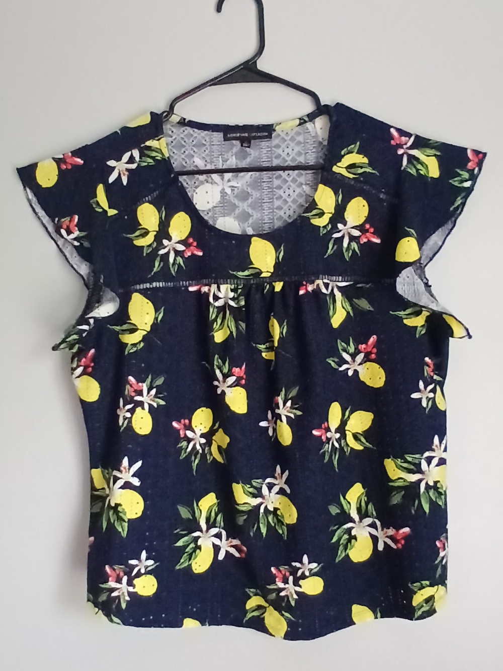 Adrienne Vittadini Navy Lemon Print Flutter Sleeve Blouse